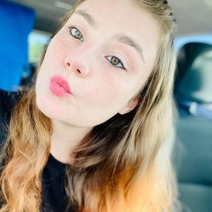 Meet your Posher, Macey